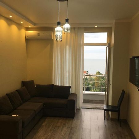 Apartment On Khimshiashvili 11A Батуми Екстериор снимка