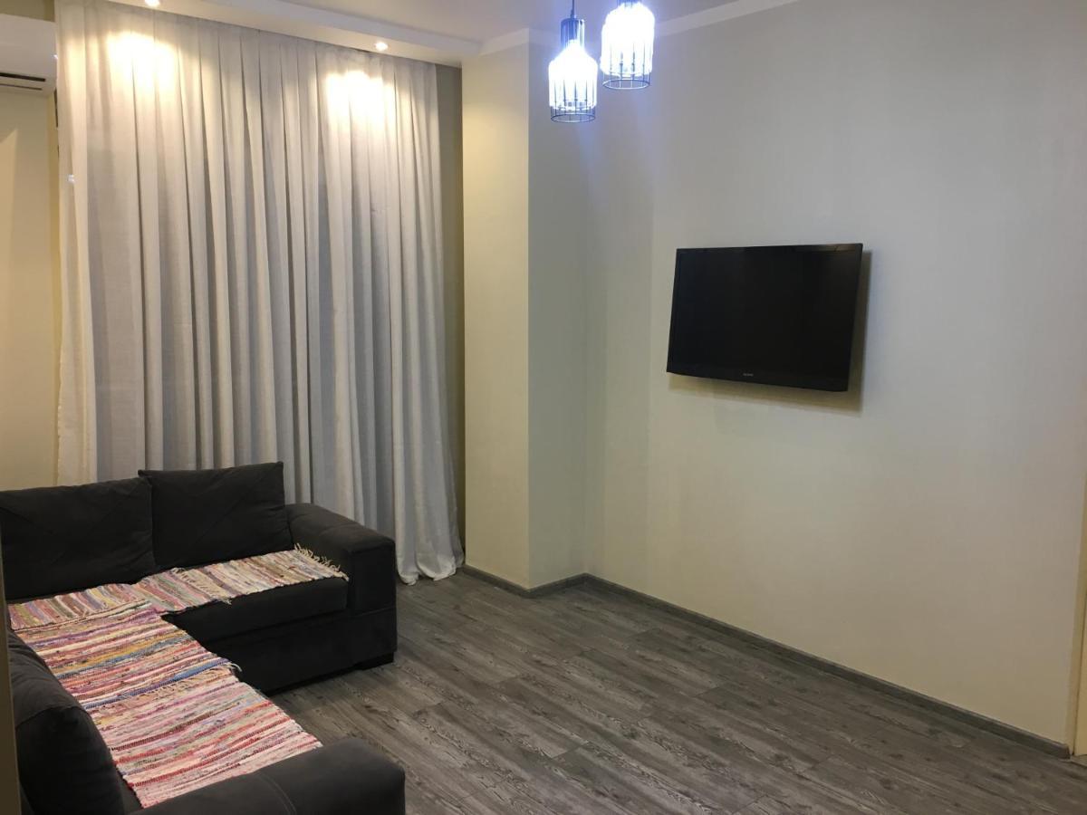 Apartment On Khimshiashvili 11A Батуми Екстериор снимка