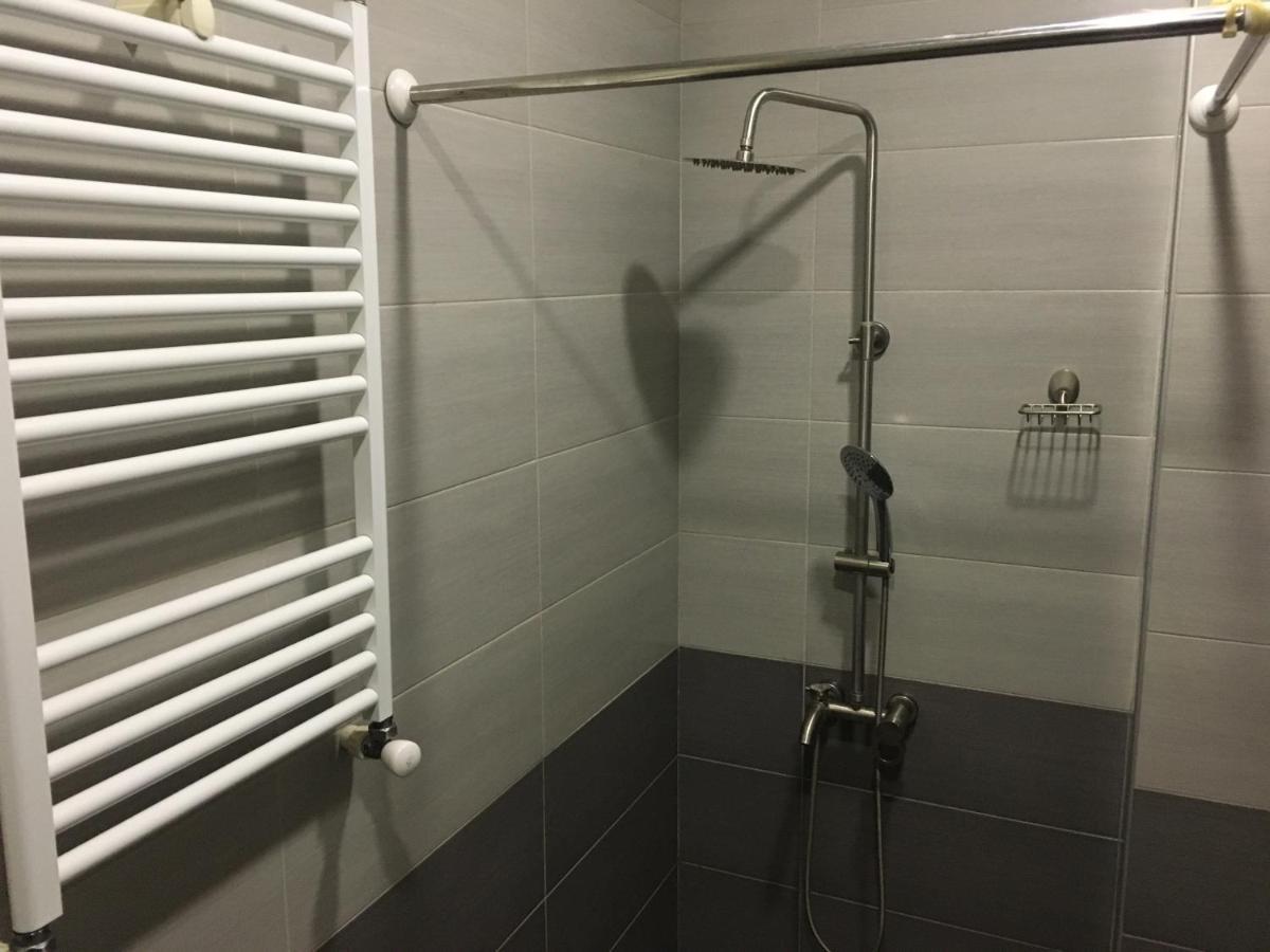 Apartment On Khimshiashvili 11A Батуми Екстериор снимка