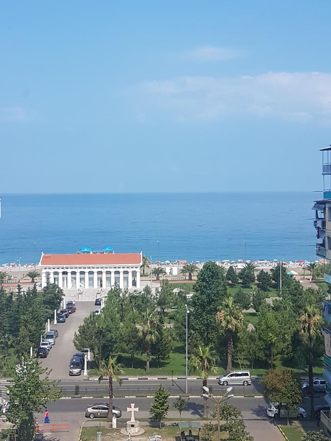 Apartment On Khimshiashvili 11A Батуми Екстериор снимка